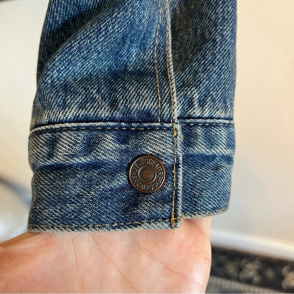 Levi’s Sherpa Denim Jacket - Picture 11 of 16
